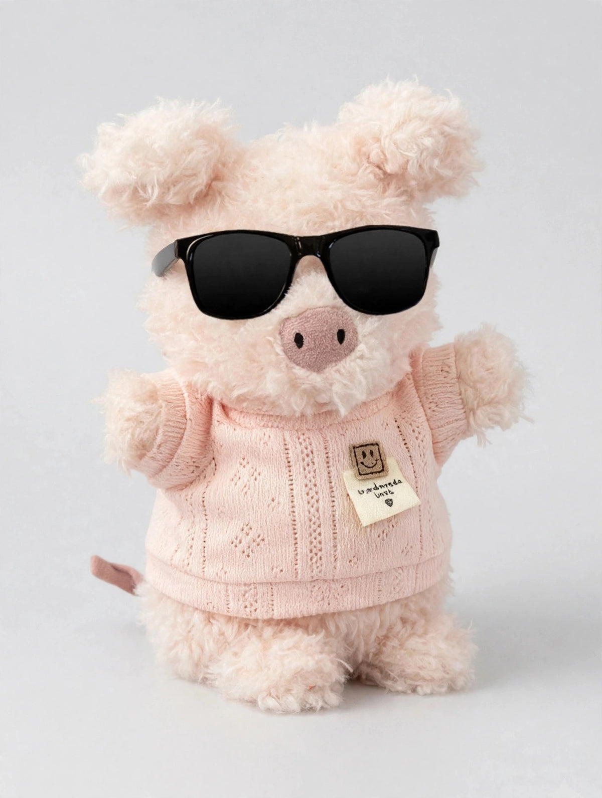 Knit sweater hero - pink with sunglasses